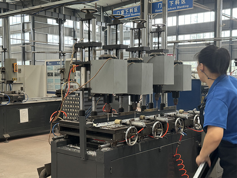 Shiny-Control Technology Develop (Beijing) Co., Ltd. linia produkcyjna producenta
